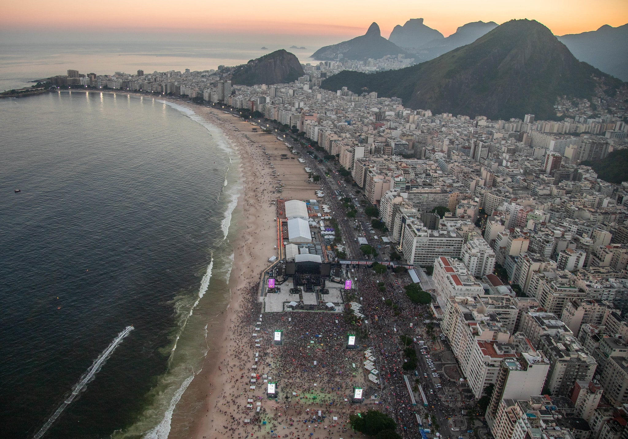 Show Copacabana